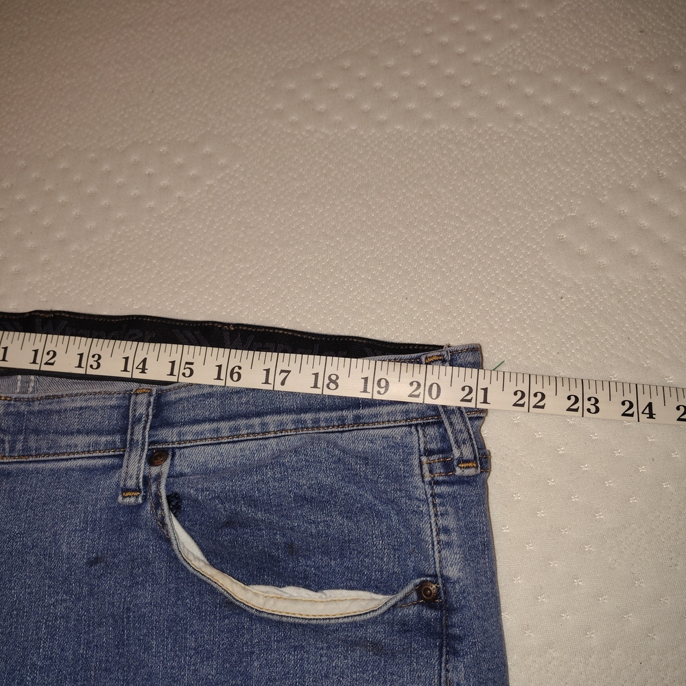 Wrangler Men's Relaxed Fit Denim Jeans - Picture 4 of 10